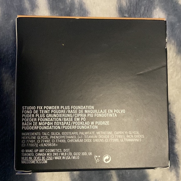 MAC Cosmetics Studio Fix Powder Foundation - Picture 2 of 5